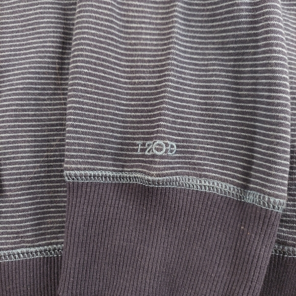 IZOD Saltwater Blue strip  Men’s M Crewneck long sleeve sweatshirt - Picture 2 of 5